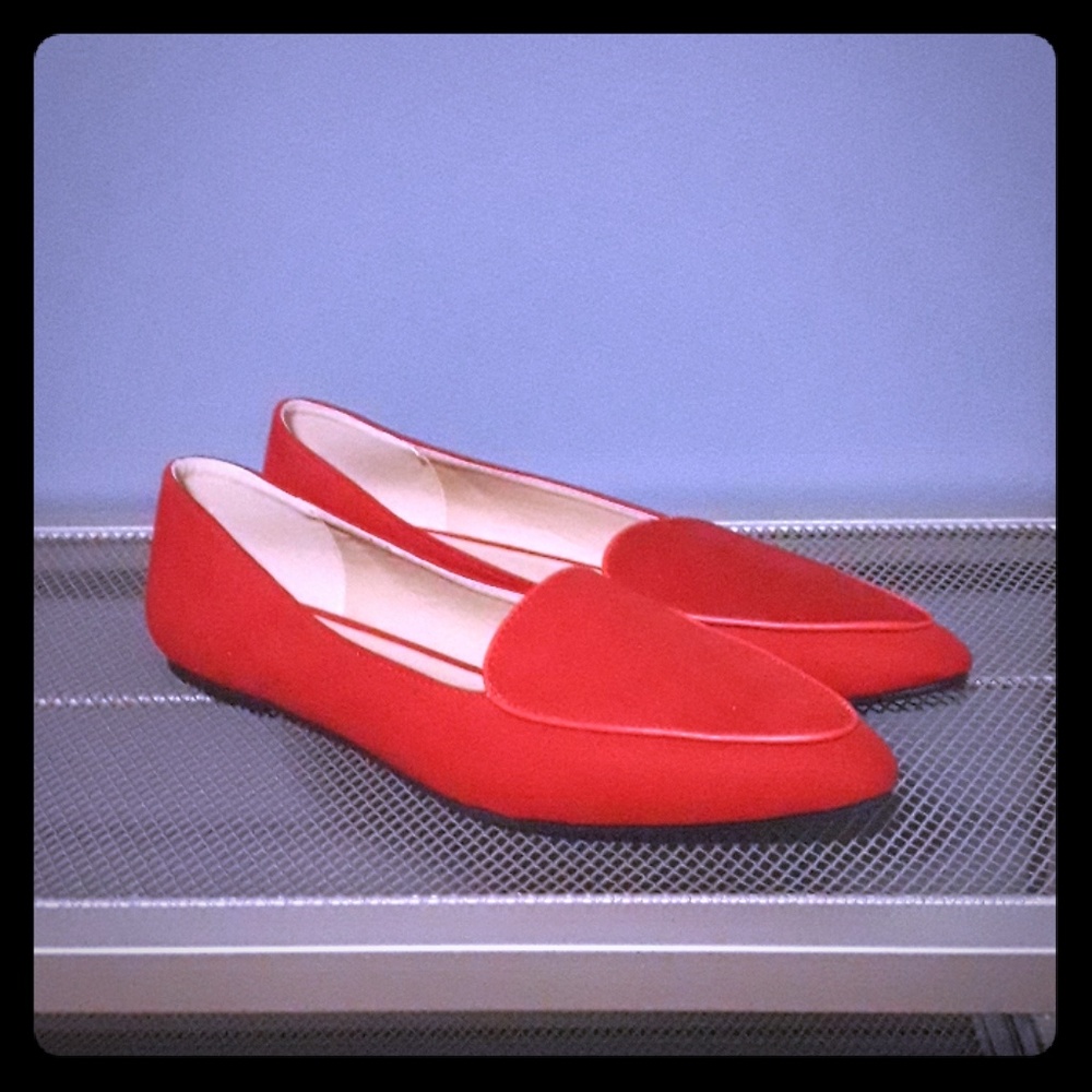 MIA Red Pointy Toe Flats